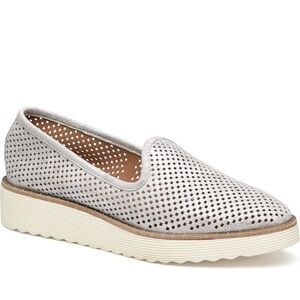 Johnston & Murphy Women's Size 7M Silver Slip-On Perforated Loafer